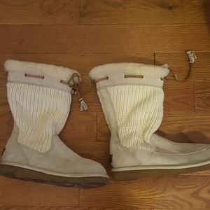 Ugh boots in off white